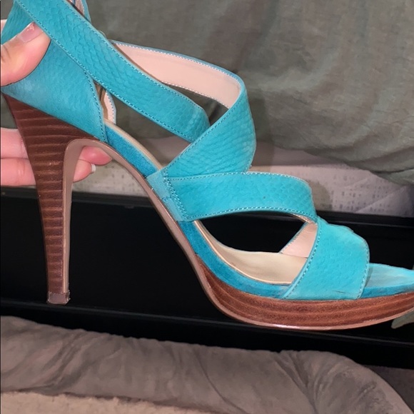 Size 7 Strappy sandal heels - Picture 4 of 5